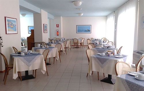 Hotel La Roccia Палау Экстерьер фото